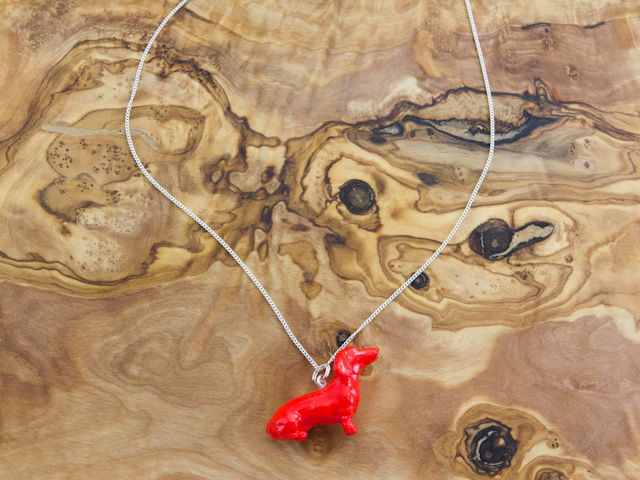 Red dachshund necklace by Mon Petit Chien