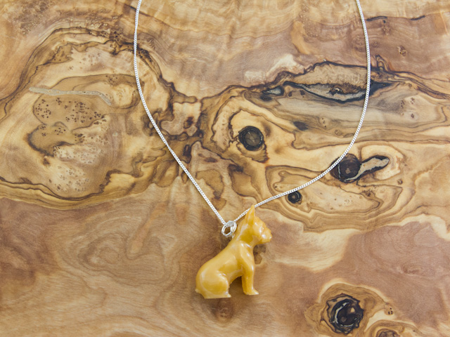 French bulldog necklace in gold